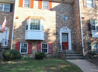 2303 McGregor Ct, Vienna, VA 22182