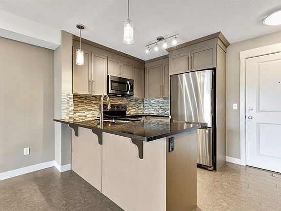 5th image of 155 NW Skyview Ranch Way NE #1302