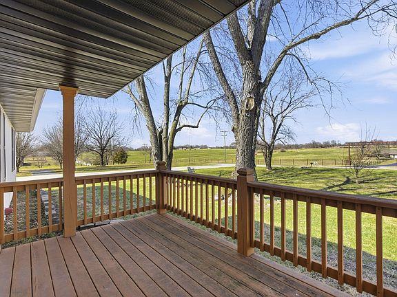 4th image of 950 W Rosedale Road