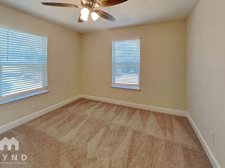 2703 Stellar Ct — Photo 12