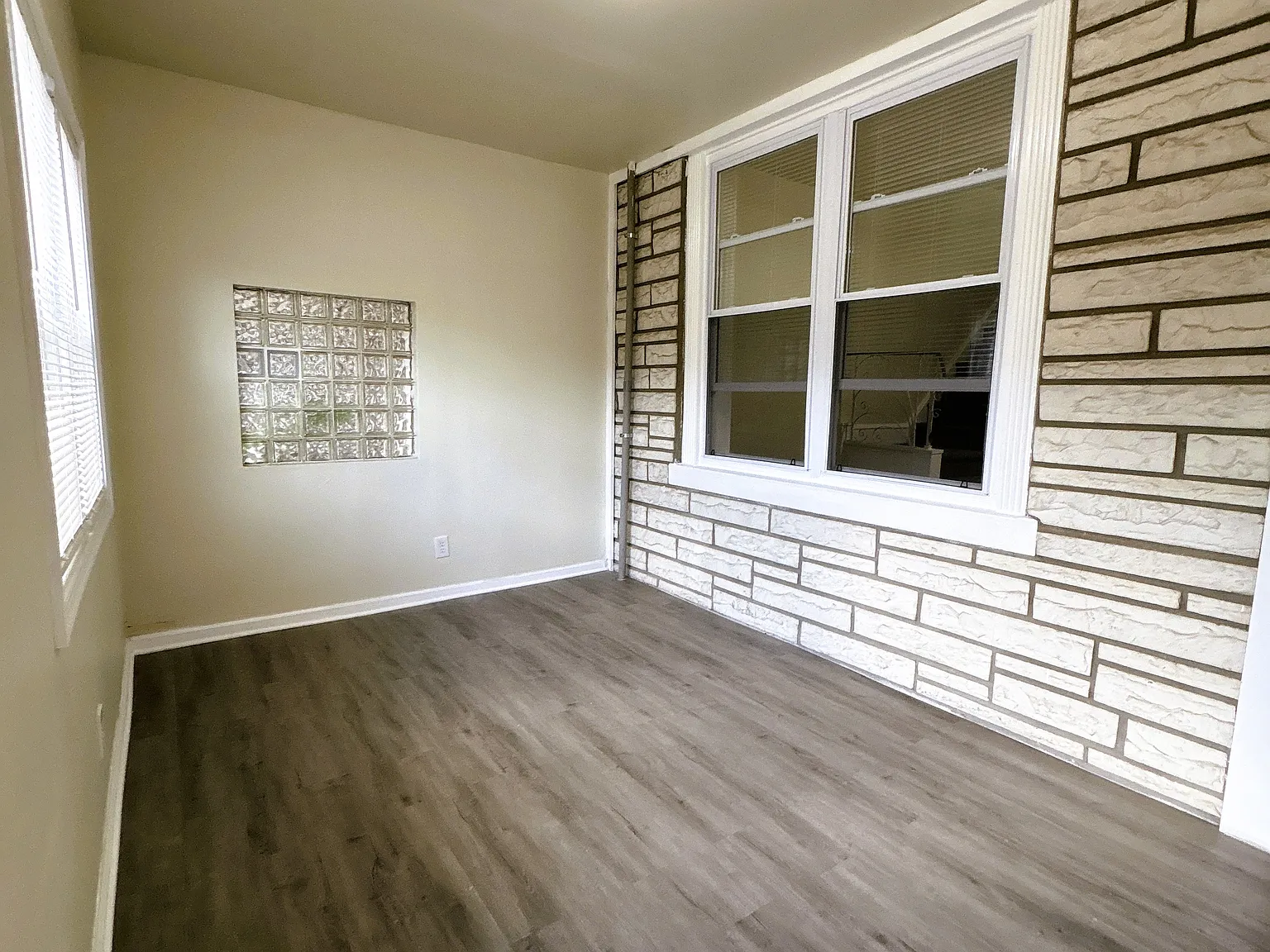 3 bed, 1232 sqft, $1,649 — Photo 4