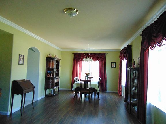 4th image of 3934 E Cambridge Ave