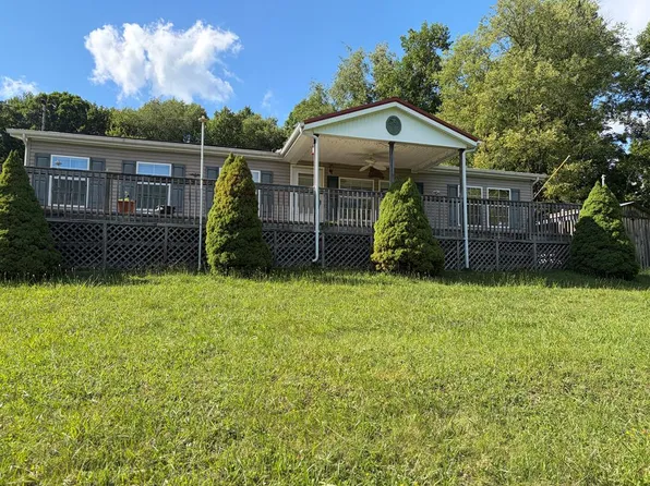 1615 Myrtle Rd, Tazewell, VA 24651