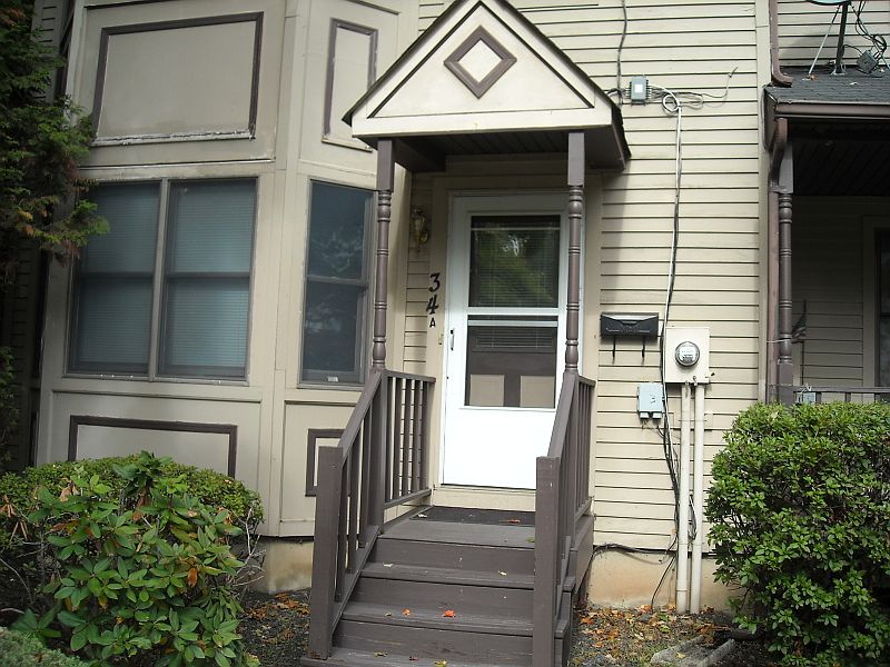 2nd image of 34 Washington Ave