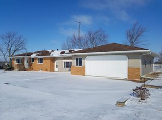 29109 E 1000 North Rd, Forrest, IL 61741