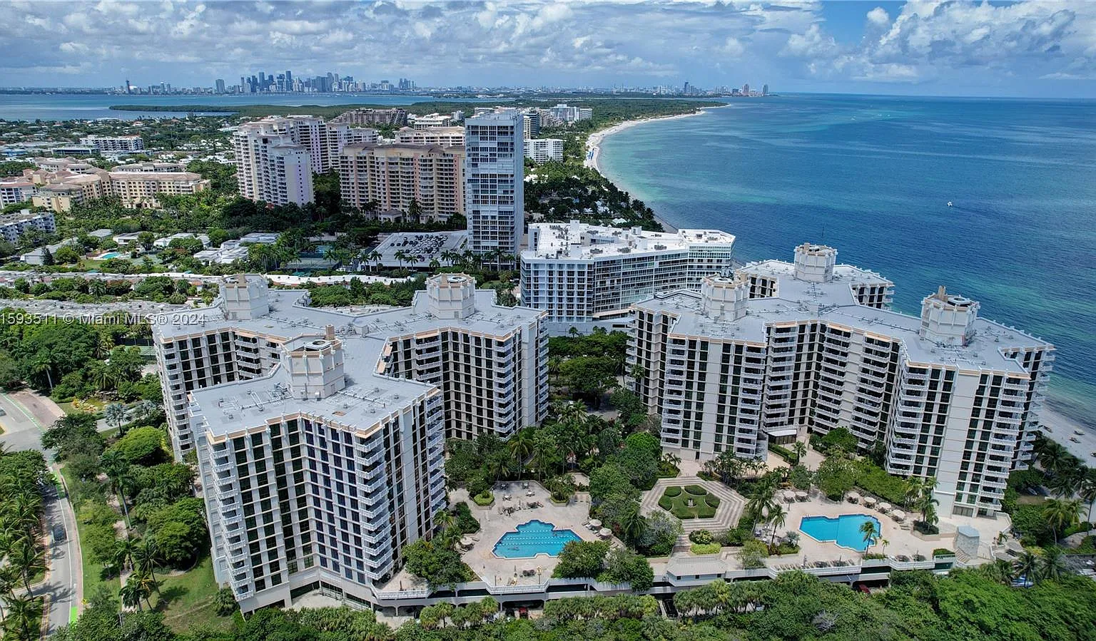 Towers Of Key Biscayne Co — Photo 1