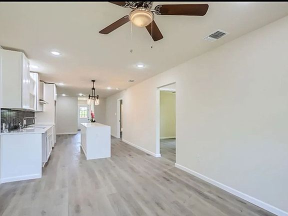 5th image of 223 Anderson Ave