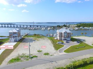 216 Radio Island Rd, Beaufort, NC 28516