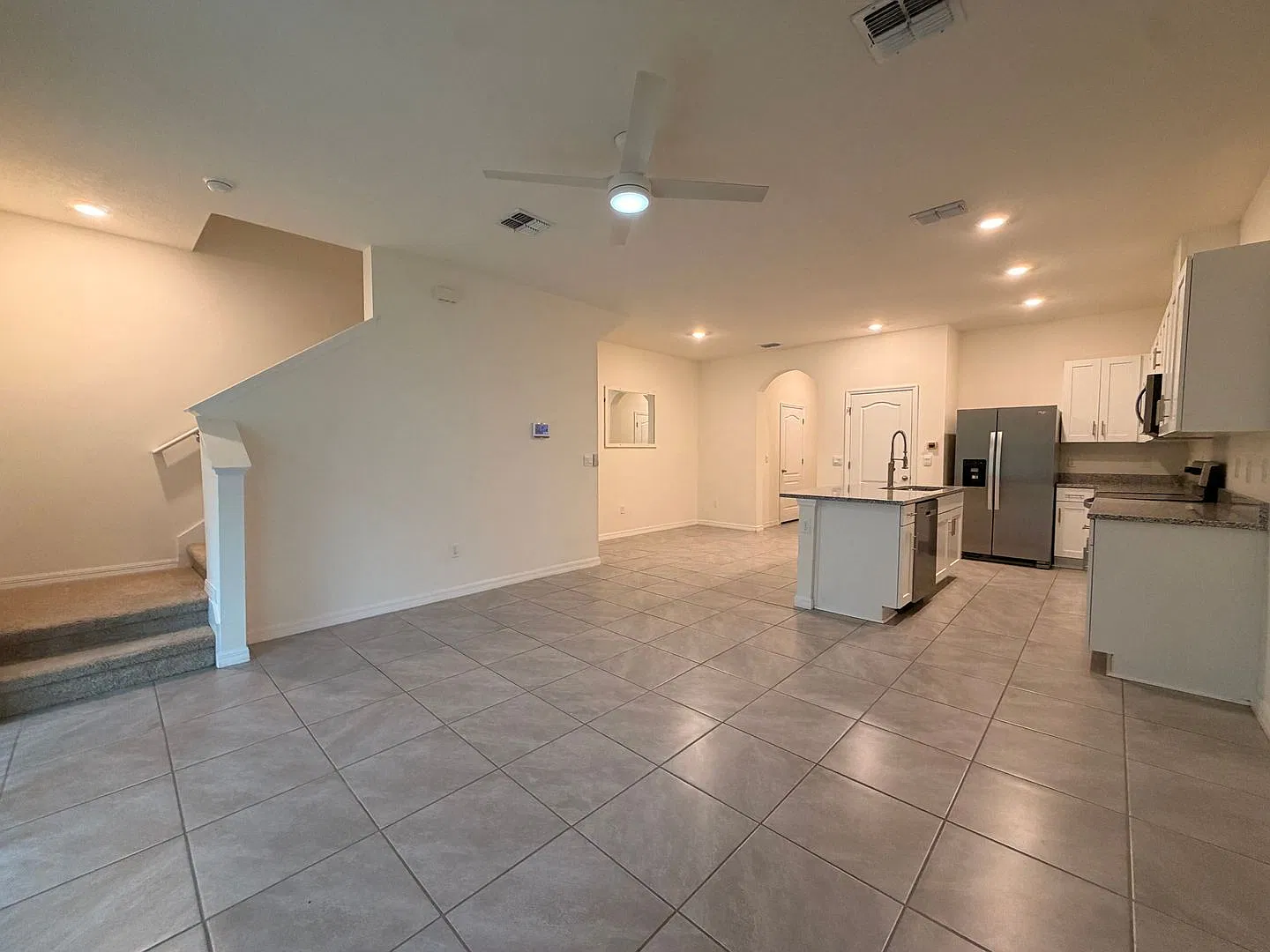 Modern 3-Bedroom Townhome in Daytona — Photo 4