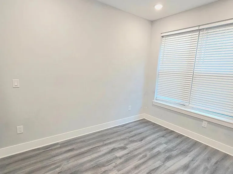 5233 Chancellor St #1 — Photo 20