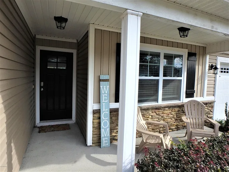 422 Ridgeway Dr — Photo 3