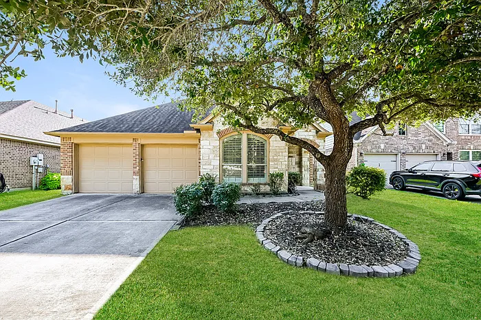 10910 Brighton Gardens Dr — Photo 1
