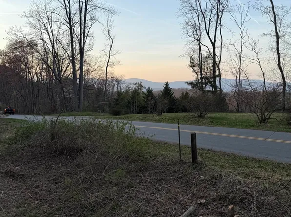 6133 Plank Rd, Afton, VA 22920