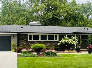 2910 Middlebury Ln, Bloomfield Hills, MI