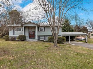7513 Luscombe Dr, Knoxville, TN 37919