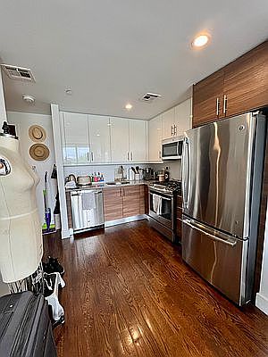 4th image of 843-847 Lexington Ave #5A