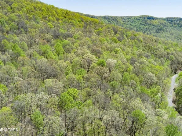 Pawnee Ln, Jamestown, TN 38556