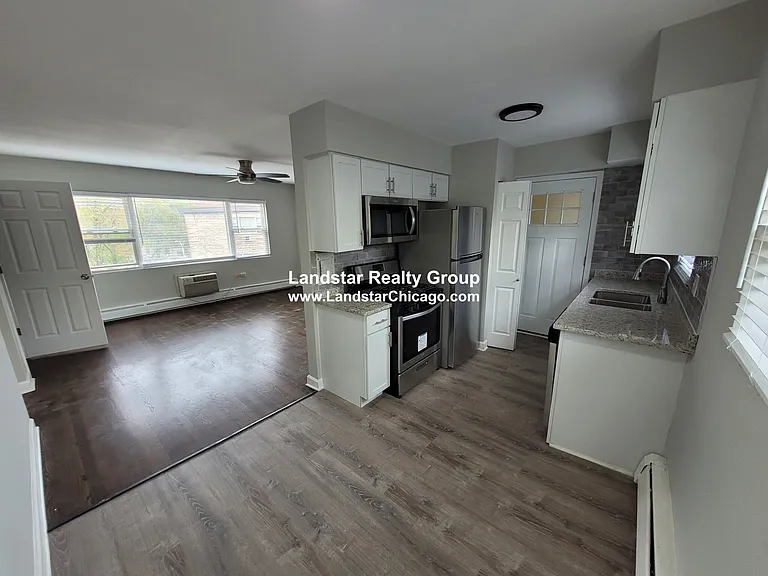 1323 W Sherwin Ave #2A — Photo 4