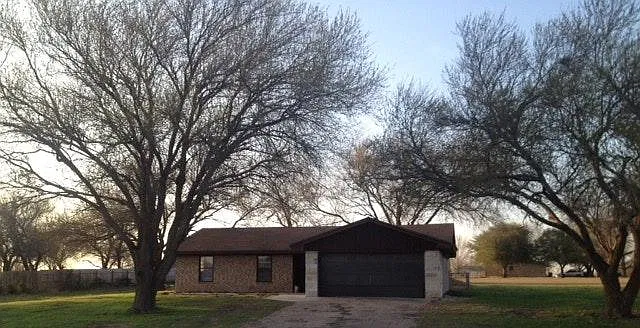 400 Limewood Lane — Photo 1