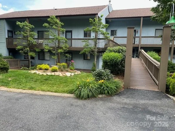 87 Willow Rd APT D10, Waynesville, NC 28786