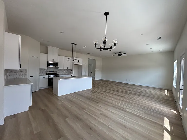 4444 Fatima Dr — Photo 3