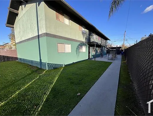 358 N Valeria St — Photo 12