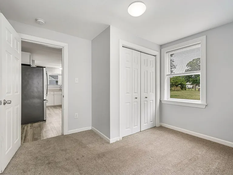 608 Lakeshore Dr — Photo 15
