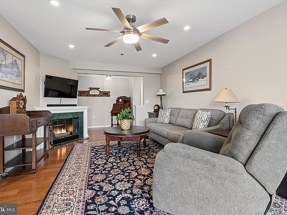 3rd image of 332 Paoli Pointe Dr #332