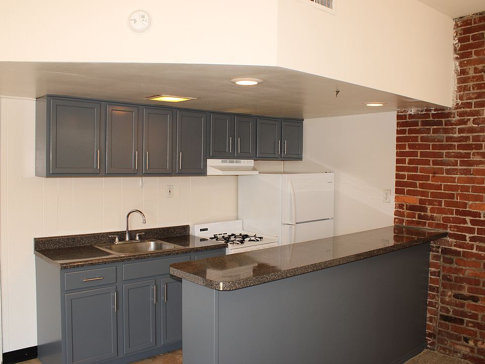 1st image of 515 Semple St APT 3