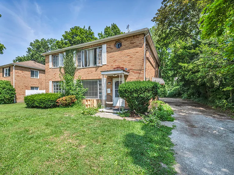 1787 Tanglewood Dr — Photo 2
