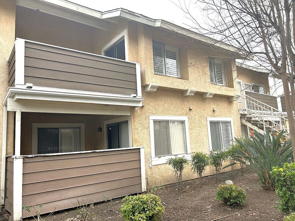 1st image of 3719 Oak Creek Dr APT D