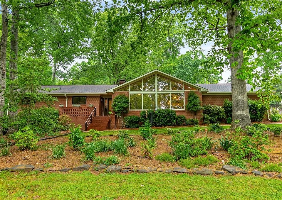 1st image of 4536 Holiday Heights Dr