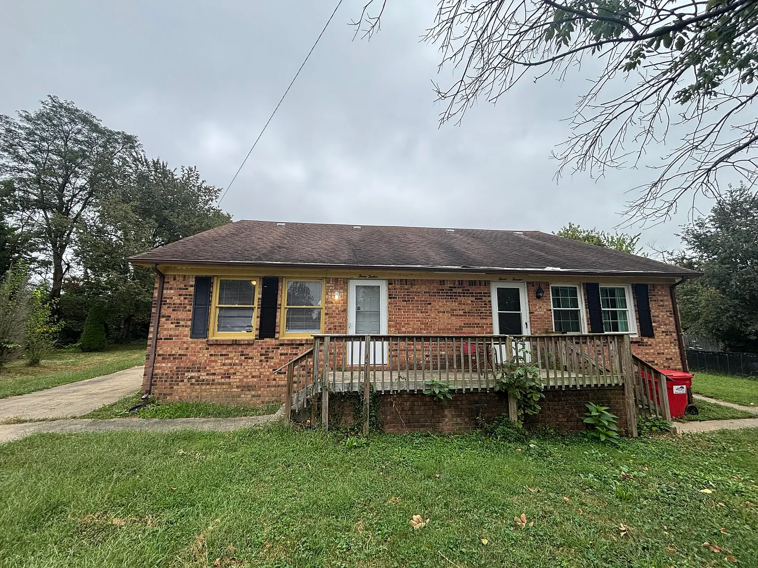 2 bed, 1.5 bath, 1200 sqft, $1,300 — Photo 2