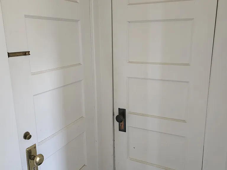 711 N Pine St #5 — Photo 5