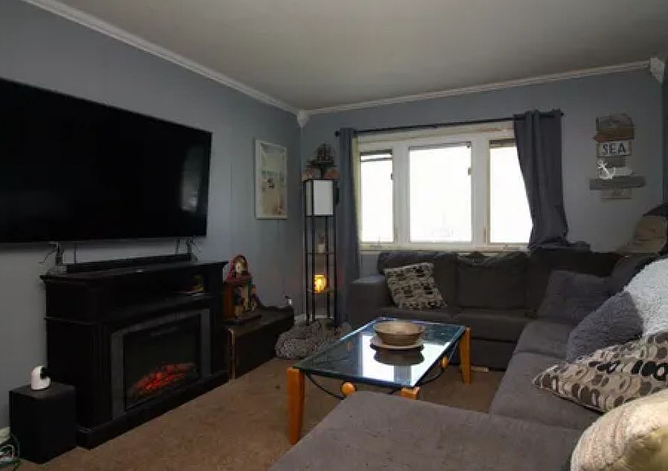 2nd image of 921 Virgil Dr