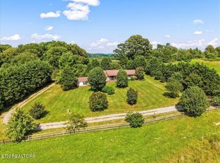 1689 Vaughn Rd, Lenoir City, TN 37772