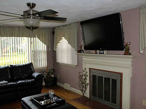 4th image of 206 Lawnacre Dr