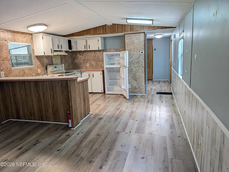 220 Guy Ave — Photo 7