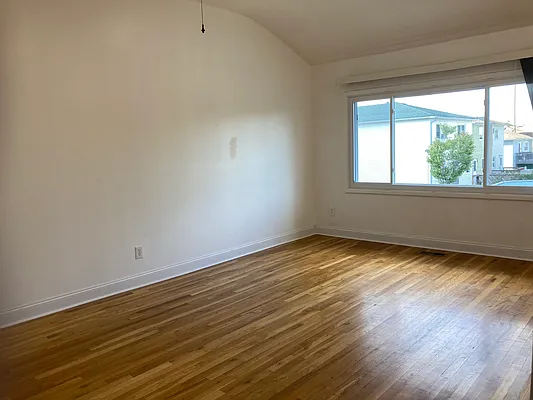 Rented by E House Realty & Management Inc. | media 8