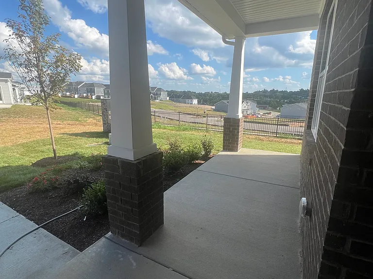 5401 Zinnia Ln E — Photo 2