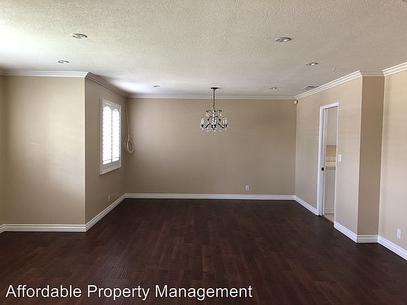 2nd image of 1322 E Badillo St