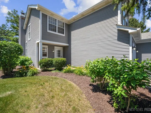 381 Mill St #381, Batavia, IL 60510