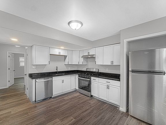 4th image of 2923 W 61st Pl #1