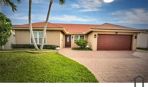 5 bed, 2310 sqft, $5,300 — Photo 2