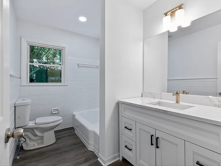 2036 McPherson Dr — Photo 11