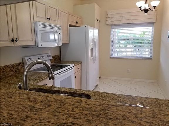 3rd image of 6550 Huntington Lakes Cir APT 201