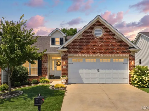 303 Glasgow Dr, Saint Charles, MO 63301