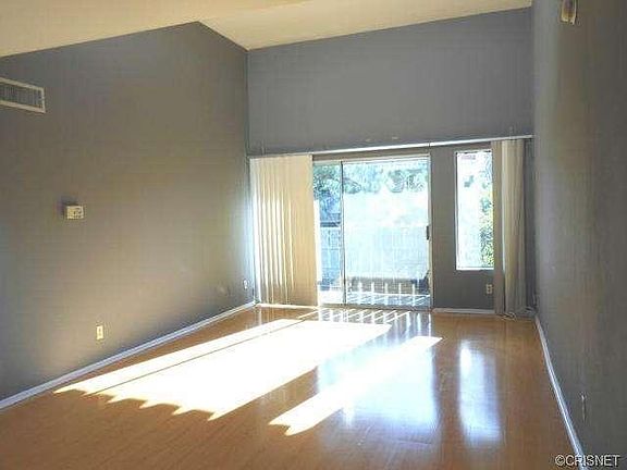 3rd image of 18645 Hatteras St Unit 218