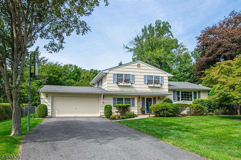 1st image of 211 Rexland Dr