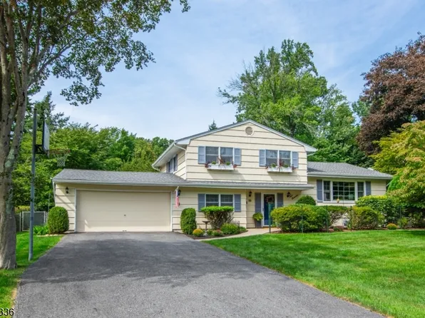 211 Rexland Dr, Boonton Town, NJ 07005